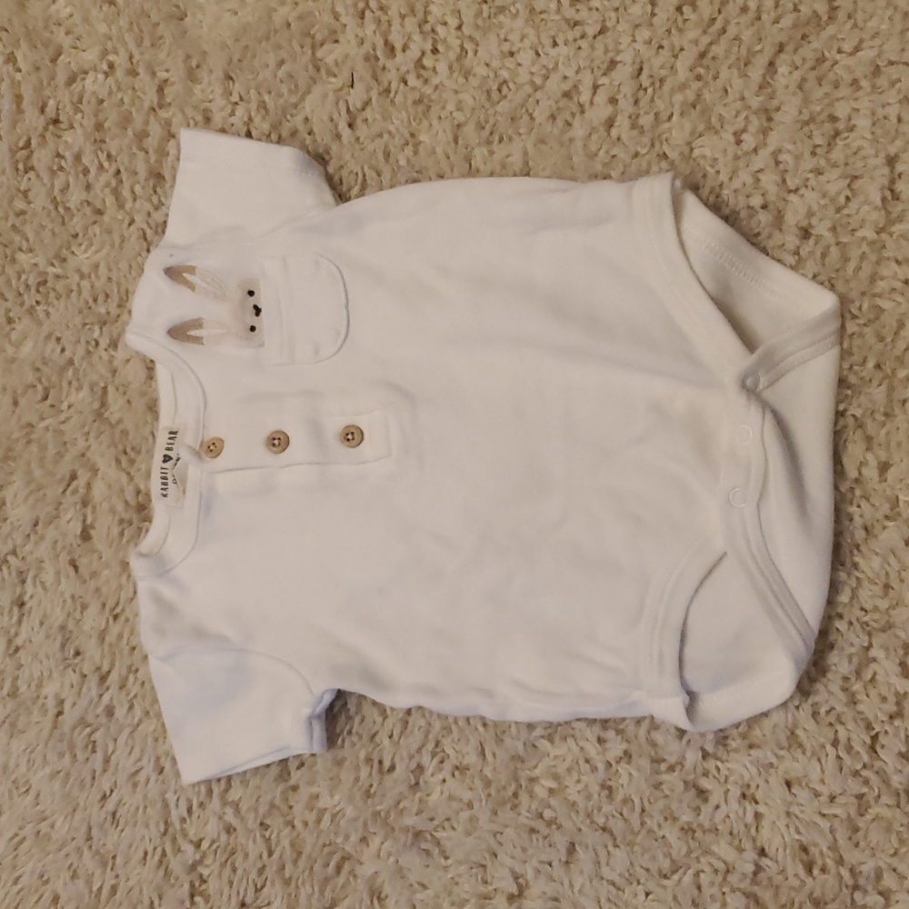 5 For $25 Rabbit + Bear Organic White Baby Onesie‎ Size 3-6 Months